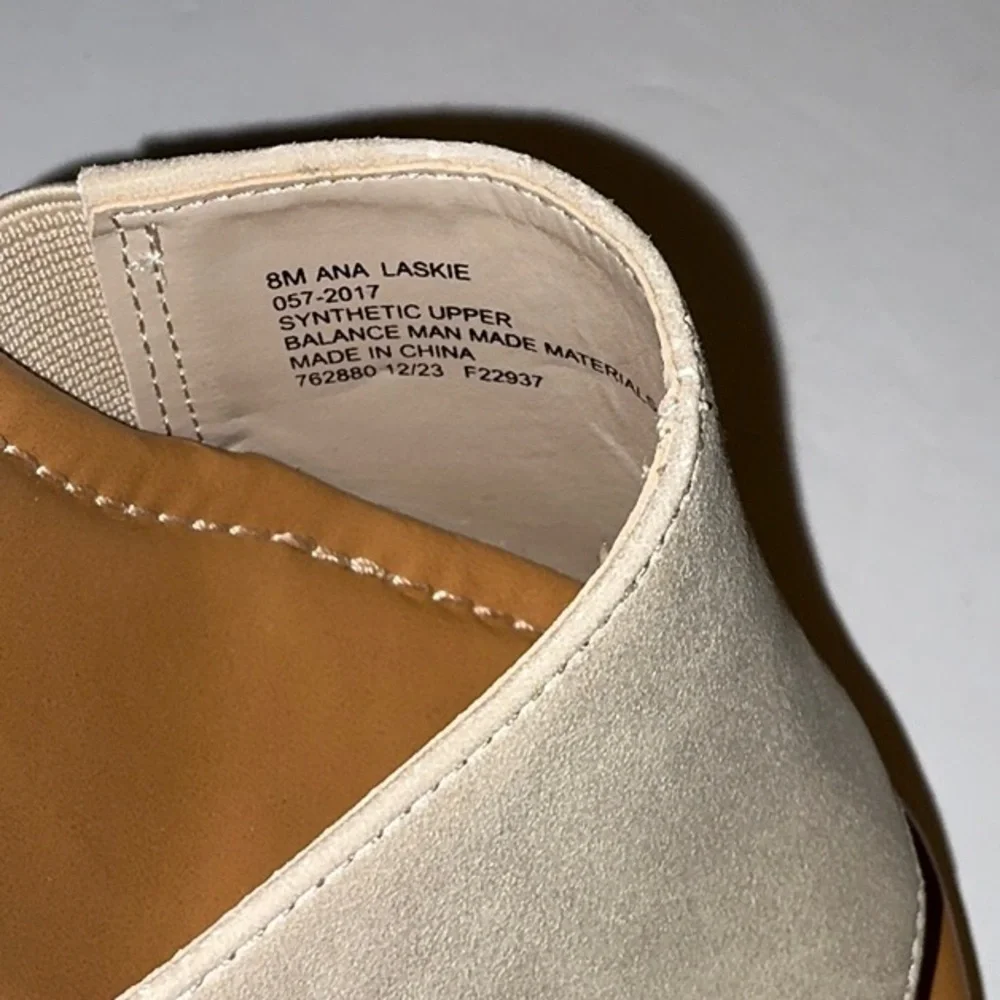 NWT, a.n.a laskie wedges, size 8 - Picture 8 of 9